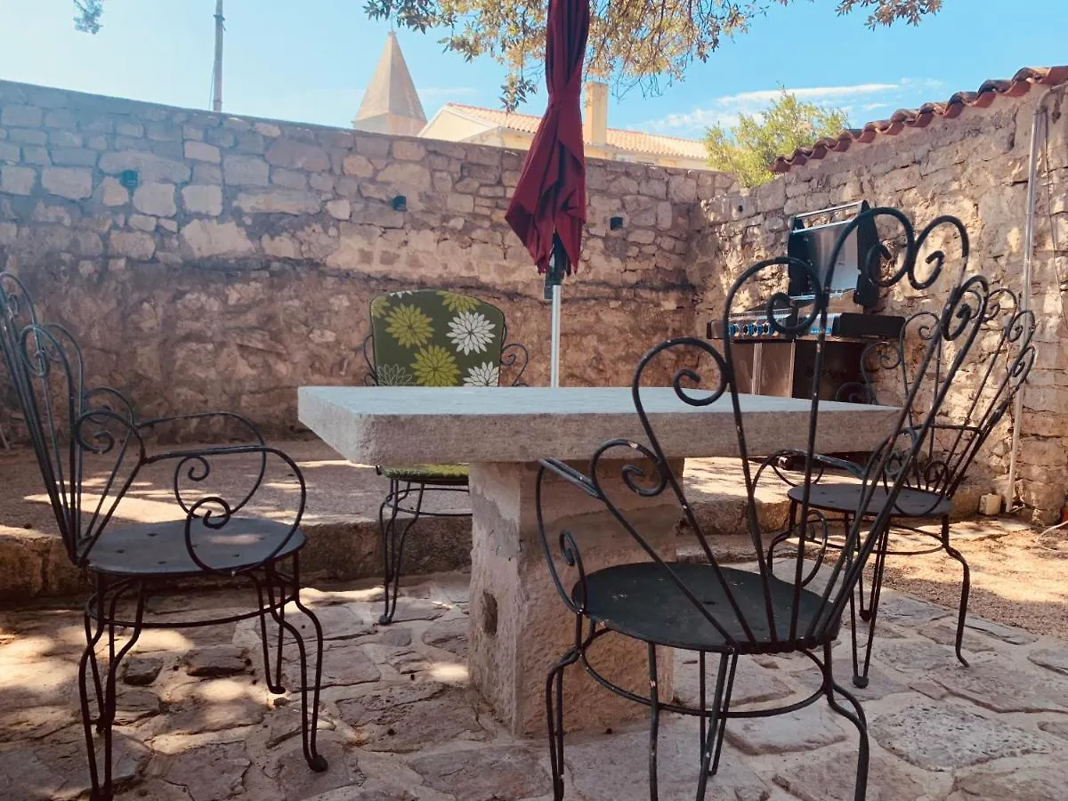 Holiday home Vila Sirena Osor With Sea View Mali Losinj